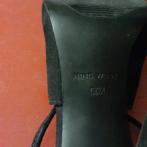 Nine West black heels - Picture 6 of 9